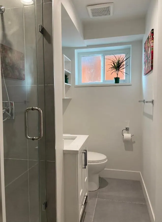 Guest house Newly Renovated Walkout Basement In Vancouver With Separate Entrance Canada